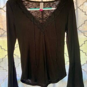 ☀️5/$10 No Boundaries Black Long Sleeve Top with embroidery